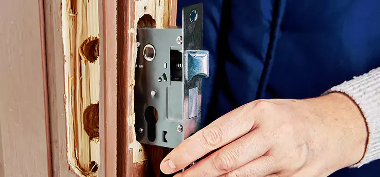 Garage Door Lock Replacement South Milwaukee